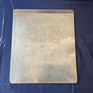 VTG Insulated Aluminum Cookie Sheet with Raised Edge Patent # 4489852